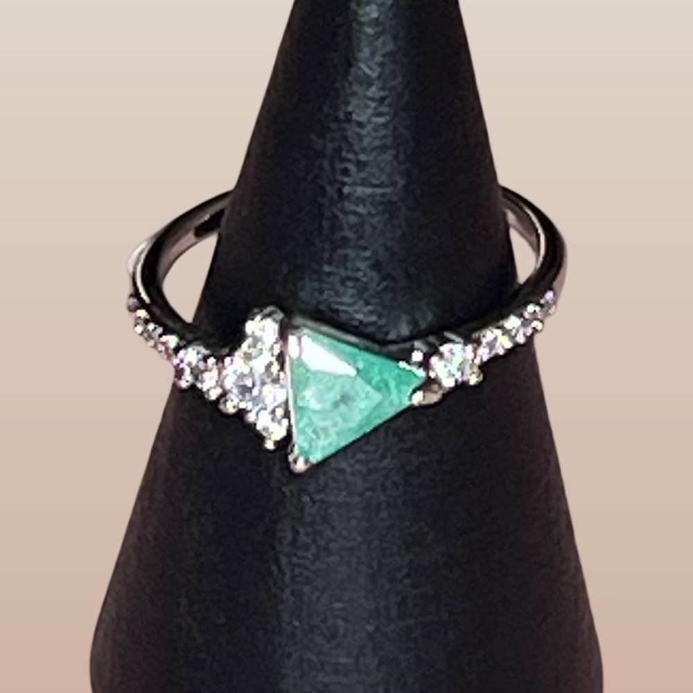 Elegant Rhodium  and Green Gemstone Ring